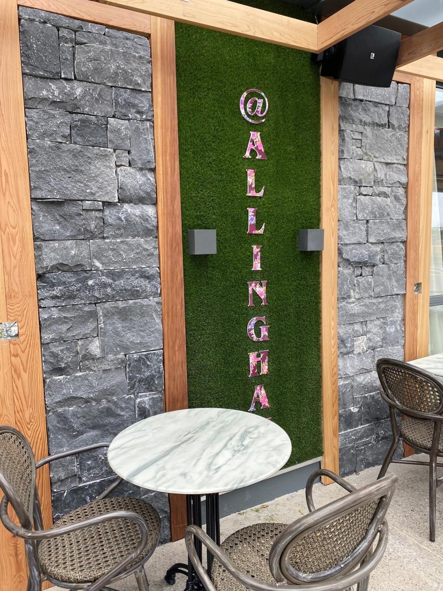 Allingham Arms Hotel Bundoran Exterior photo