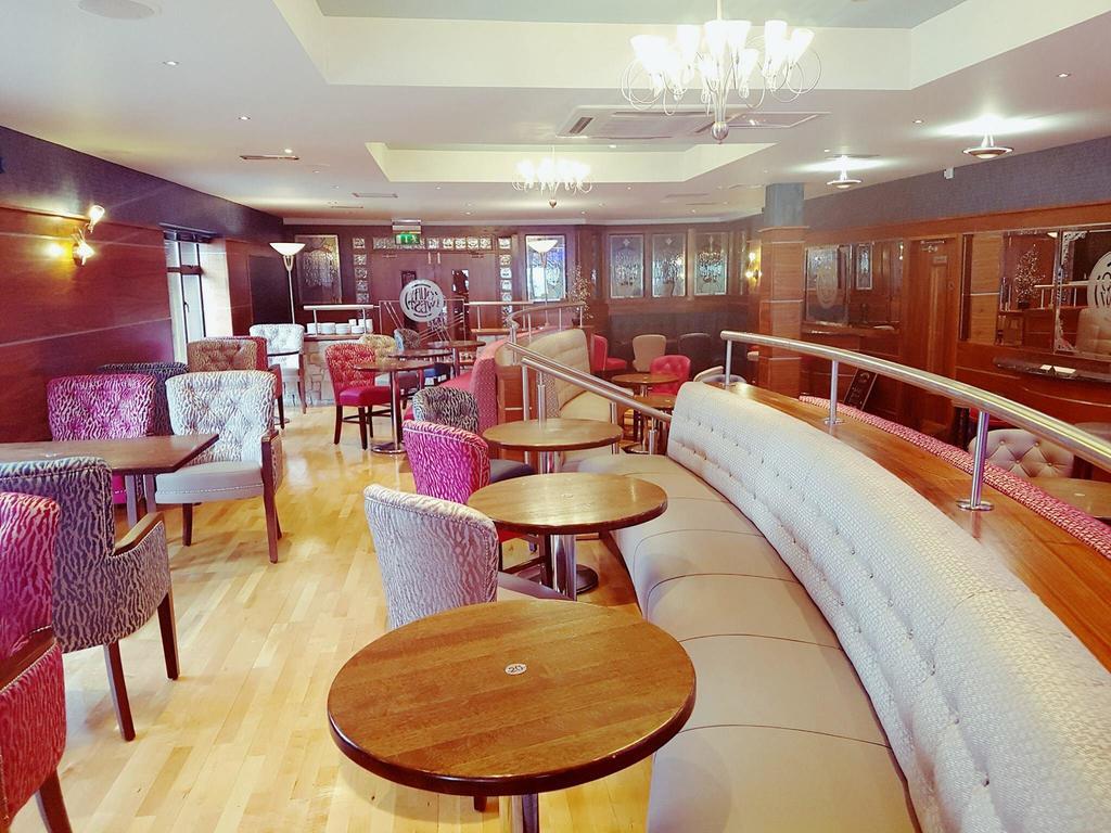 Allingham Arms Hotel Bundoran Exterior photo
